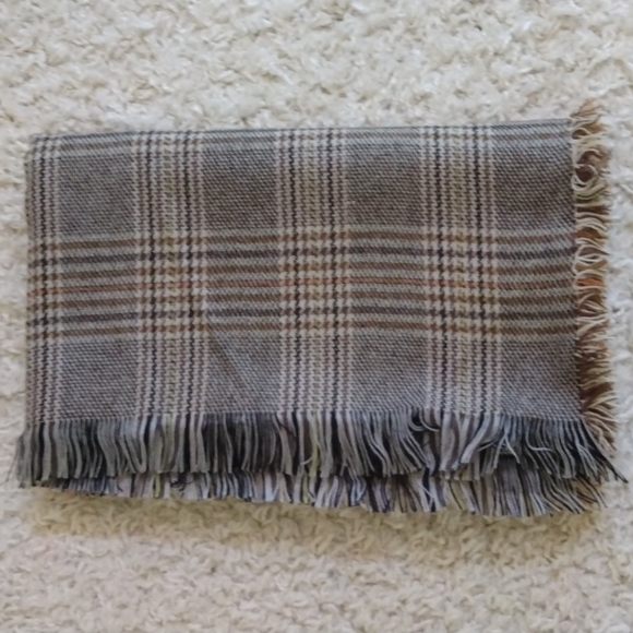 Fringed Scarf. - Picture 8 of 9